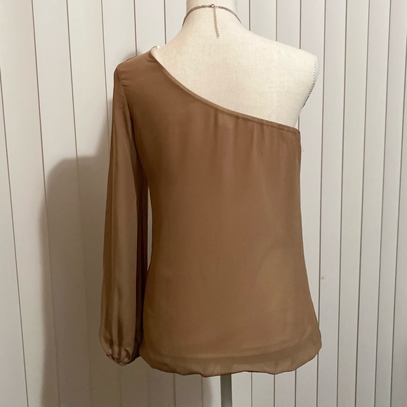 TOPS 👚 - 2 for $15 - Picture 3 of 4